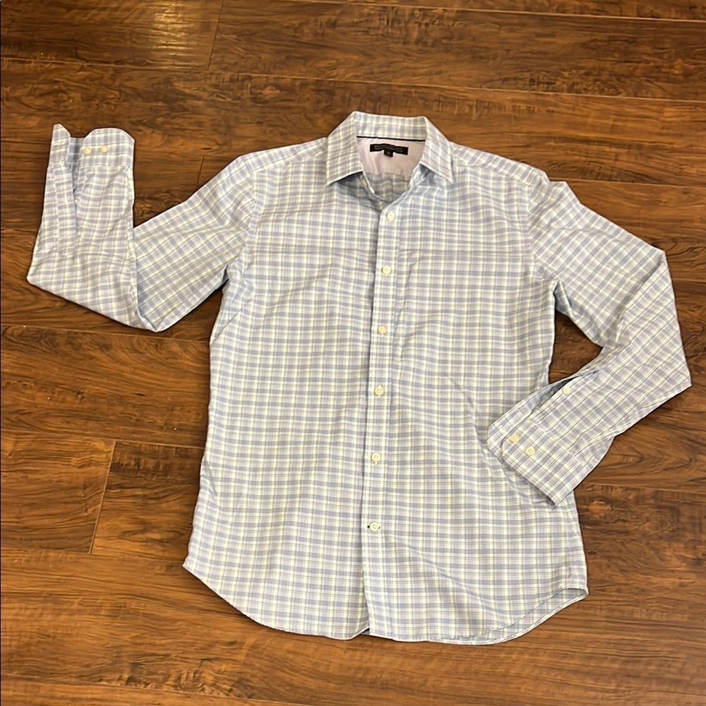 Men's Banana Republic Non-Ironed Tailored Slim Fit Plaid Shirt, Size M.